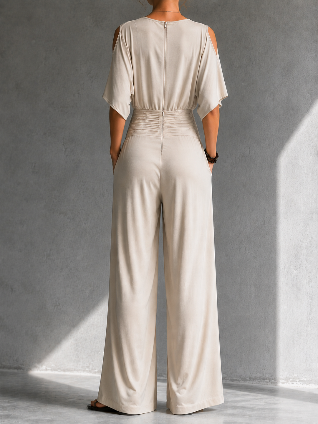 Alia | Combinazione elegante con effetto portafoglio e gambe larghe