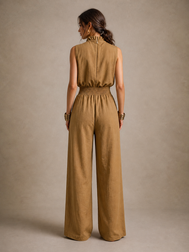 Nora | Combinazione elegante con colletto alto e taglio fluido