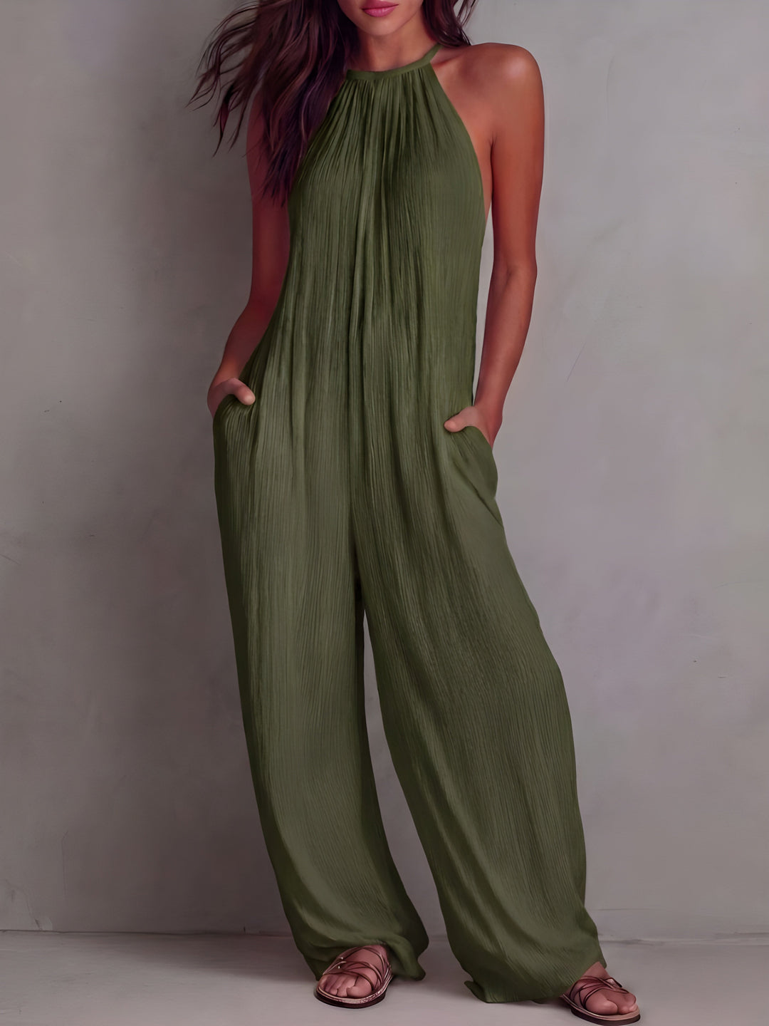 Elena | Combinazione fluida elegante con colletto halter