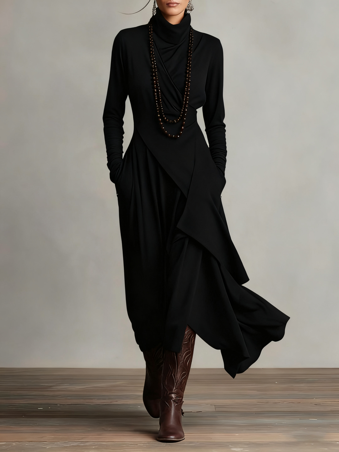 Aurelia · Vestito maxi plissettato asimmetrico con colletto alto