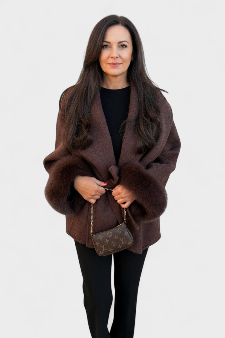 Dagmar™ | Cappotto elegante con pelliccia ecologica